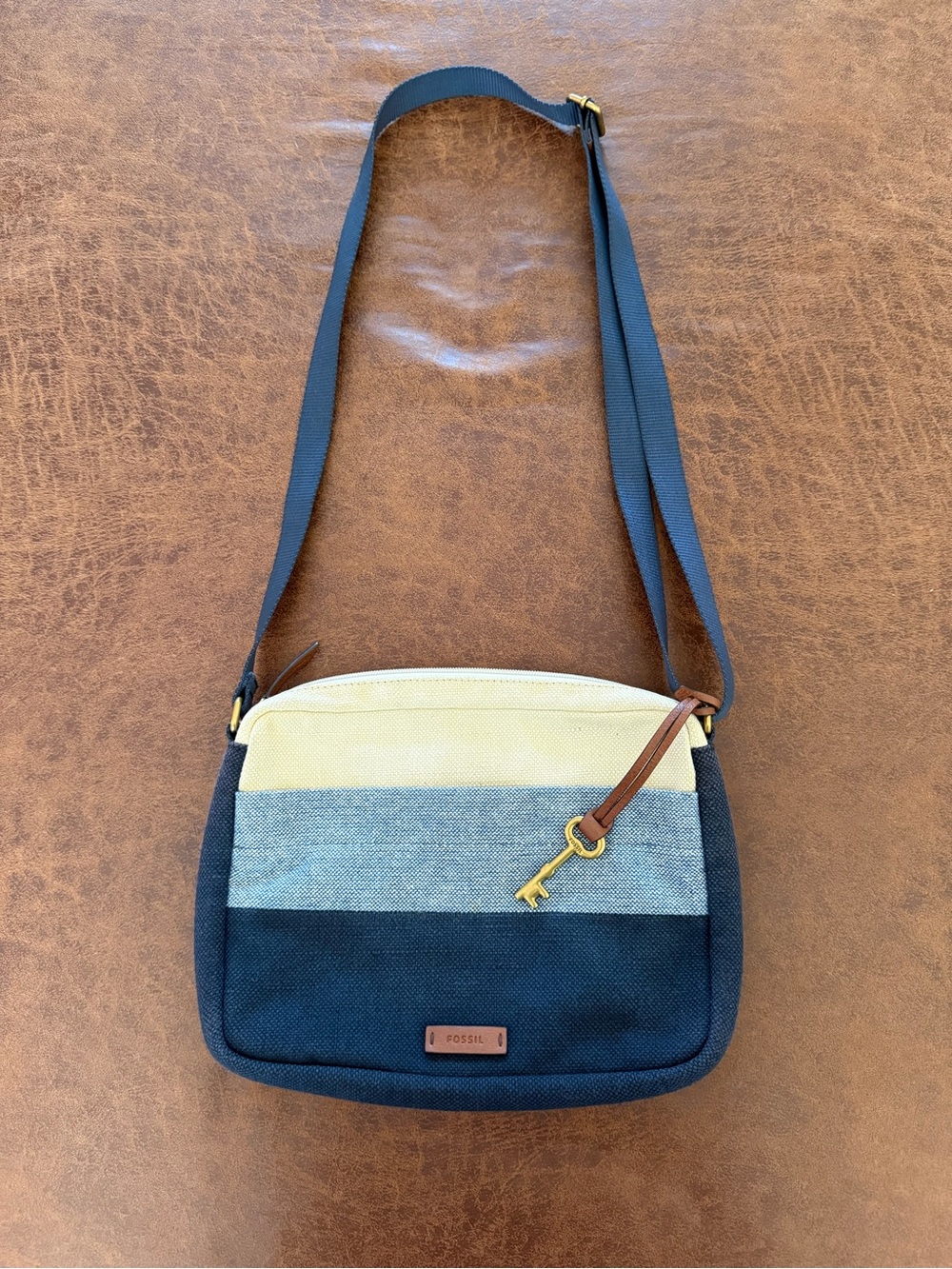 Fossil Baisley Everyday Striped Canvas Crossbody in Cream & Navy